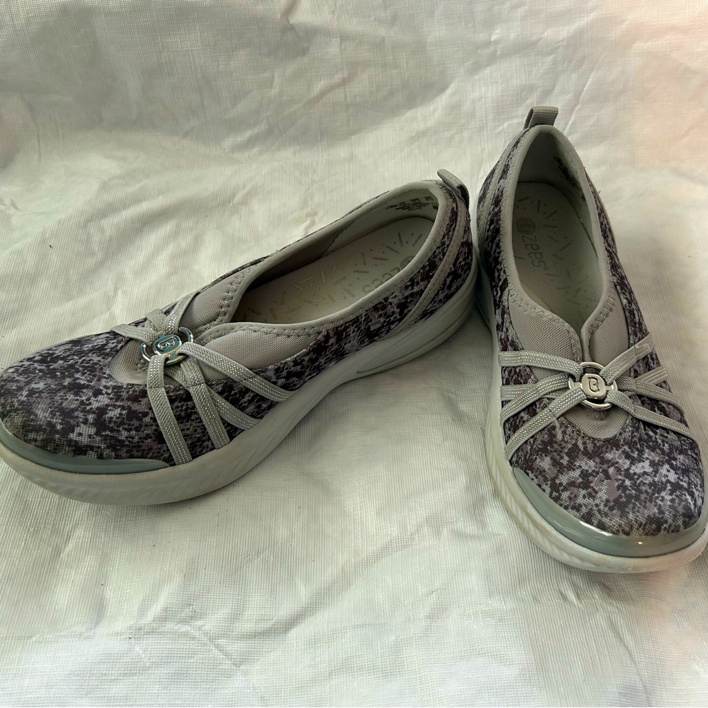 Bzees Gray Patterned Flats
